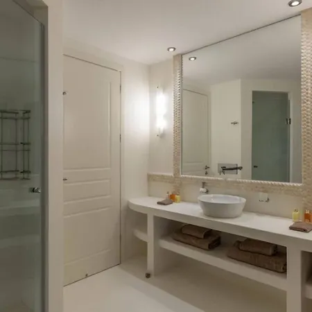 Myconian Caulk Villa *