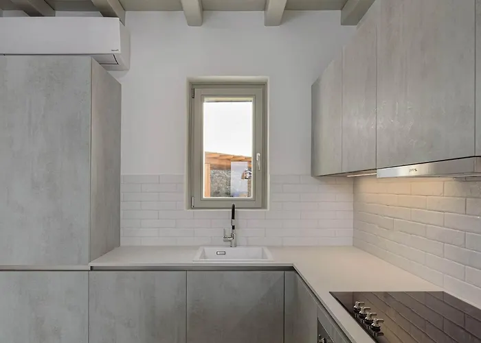 Myconian Caulk Villa